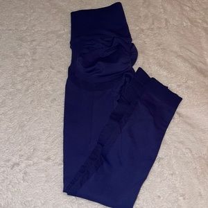 Dark Blue Size Small Scrunch Butt Workout Leggings